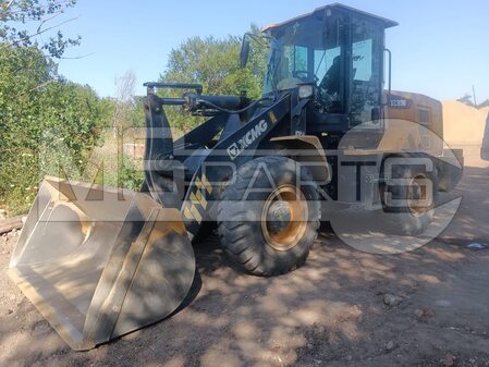 Замена гидрораспределителя АКПП на фронтальном погрузчике XCMG XC938 - 2